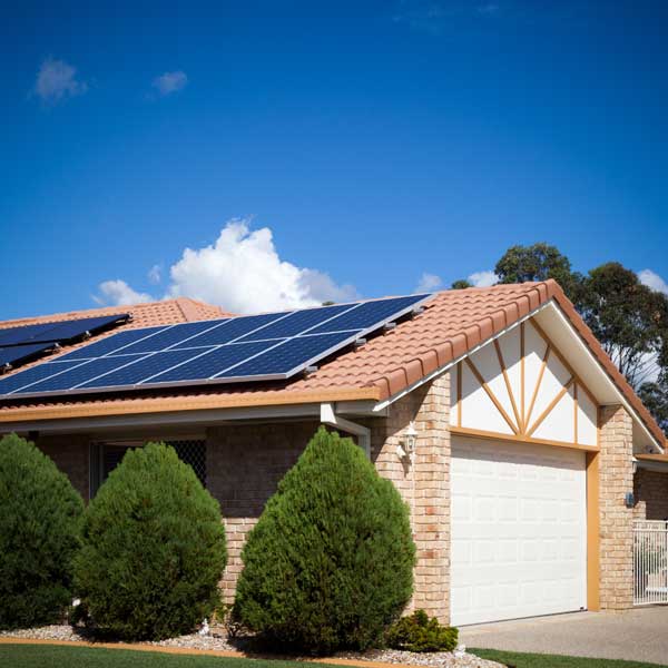 //www.onsiteelectrical.com.au/wp-content/uploads/2023/07/Solar-Toowoomba_2.jpg